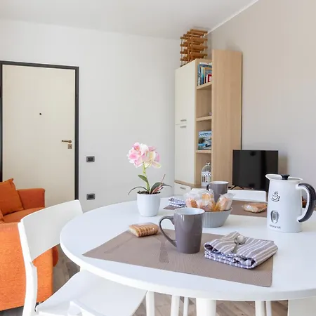 Apartment Max