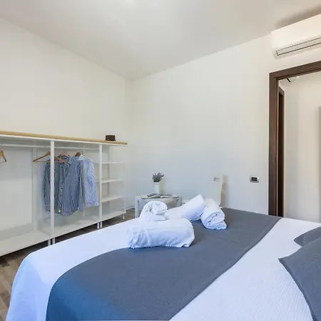 Max Apartment *